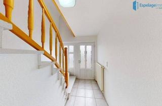 Einfamilienhaus kaufen in 26901 Rastdorf, Zuhause mit Rendite: Charmantes Einfamilienhaus mit direkten Mieteinnahmen.