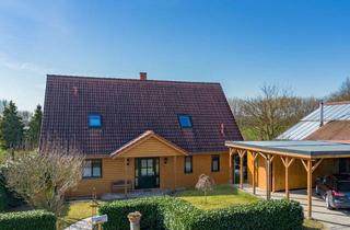 Haus kaufen in 23883 Sterley, Natürlich. Gemütlich. Einladend. Landhaus aus Holz mit Feldblick