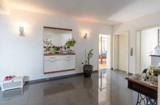 Haus kaufen in 56743 Mendig, Stilvoller Bungalow mit Balkon und herrlichem Garten