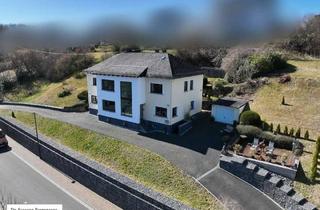 Villa kaufen in 57627 Hachenburg, Seltene Gelegenheit! Altbau-Villa mit Schlossblick und riesigem Grundstück in Ortsrandlage!