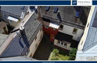 Haus kaufen in Wunsiedler Str. 15, 95163 Weißenstadt, Stadthaus mit drei Wohneinheiten und Innenhof