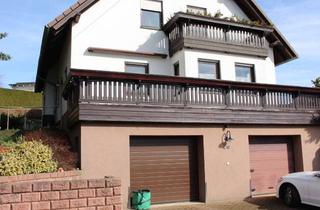 Wohnung kaufen in 08396 Waldenburg, Preissenkung! Lichtdurchflutete ETW in Zweifamilienhaus, EBK, Balkon, Terrasse, Garage+ Fernblick!