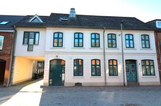 Mehrfamilienhaus kaufen in 24340 Eckernförde, Strandnahes Mehrfamilienhaus in begehrter Lage von Eckernförde – Ihre Kapitalanlage