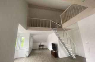 Wohnung mieten in 88171 Weiler-Simmerberg, 3,5 Zimmer: Individuelles Wohnen mit Galerieflair, Balkon und Naturblick – stilvoll & ruhig
