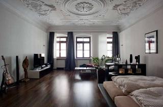 Lofts mieten in Wahlenstraße 27, 93047 Innenstadt, Altstadt-Loft mit Stuckdecke