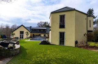 Villa kaufen in 41466 Neuss, Die "Novesia Villa": Ehemaliges Anwesen des renommierten Fabrikanten der Goldnuss-Schokolade“