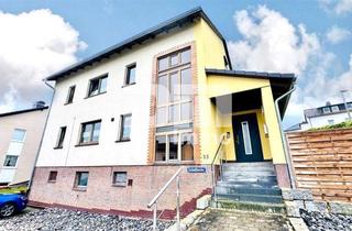 Haus kaufen in 34317 Habichtswald, Umfangreich teilsaniertes Dreifamilienhaus mit Garage + PV Anlage und großem Garten