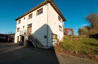 Haus kaufen in 95695 Mähring, Mähring - Zweifamilienwohnhaus mit Garten