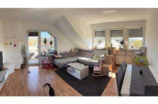 Wohnung kaufen in 56070 Koblenz, Koblenz - Geräumige 4-Raum-Dachgeschosswohnung mit Balkon, EBK und Garage