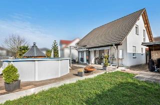 Haus kaufen in 76477 Elchesheim-Illingen, Modernes Pärchenhaus mit Pool & Garten – Flexibles Wohnen in Elchesheim-Illingen