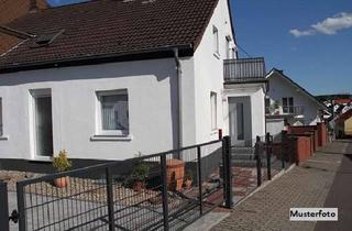 Doppelhaushälfte kaufen in Dorfstraße xxx, 17111 Sarow, Doppelhaushälfte mit umhauster Terrasse