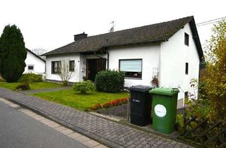 Anlageobjekt in 56587 Straßenhaus, Charmantes Dreifamilienhaus im Grünen mit zentraler Lage – Ideal zur Kapitalanlage oder Eigennutzung