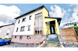 Anlageobjekt in 34317 Habichtswald, Umfangreich teilsaniertes Dreifamilienhaus mit Garage + PV Anlage und großem Garten