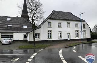 Mehrfamilienhaus kaufen in 47551 Bedburg-Hau, geschichtsträchtiges liebevoll renoviertes, interessantes Renditeobjekt mit 5 Wohneinheiten
