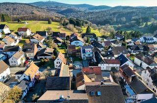 Haus kaufen in Camberger Straße 21, 61389 Schmitten, Großes Familienanwesen mit Innenhof und Garten