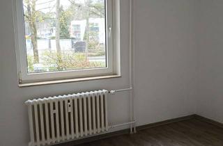 Wohnung mieten in Württemberger Allee 17, 33689 Sennestadt, Modernisierte 3-Zimmer-Erdgeschosswohnung mit Balkon!