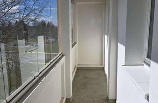 Wohnung mieten in Am Sohr 61, 08261 Schöneck, Kautionsfrei + 2 Monate Kaltmietfrei // 3 Zimmer Wohnung mit Balkon //