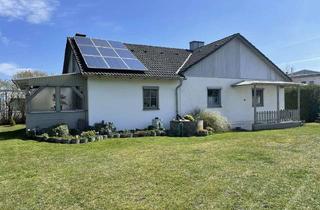 Einfamilienhaus kaufen in 84547 Emmerting, Renovierungsbedürftiges Einfamilienhaus mit Garage und großem Garten in zentraler Lage in Emmerting