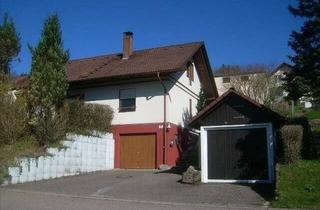 Haus kaufen in 72290 Loßburg, Loßburg - Wohnhaus mit 2 Garagen und PKW-Stellplatz im OT Betzweiler!
