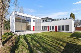 Villa kaufen in 93049 Westenviertel, Bestlage: Architektenvilla im Bauhausstil mit 5 TG-Plätzen!