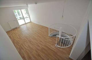 Wohnung kaufen in 15831 Blankenfelde-Mahlow, Großzügige 3 Zimmer-Wohnung mit Hobbyraum und Garten