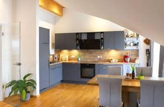 Wohnung kaufen in 94113 Tiefenbach, Geschmackvolle 3-Raum-Dachgeschosswohnung mit EBK in Tiefenbach; provisionsfrei