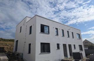 Doppelhaushälfte kaufen in 94469 Deggendorf, Neubau-Doppelhaushälfte mit Top-Energieeffizienz - 150.000 € Darlehen zu 0,88% inklusive!