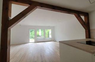 Reihenhaus kaufen in 13465 Frohnau, Wohnen in bester Lage: Saniertes Reihenhaus am Waldrand von Frohnau