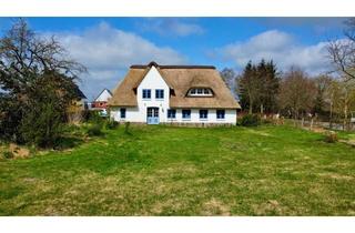Haus kaufen in 25864 Löwenstedt, Liebevoll saniertes Reetdachhaus in Löwenstedt inkl. Baugrundstück