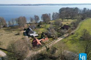 Haus kaufen in Instenweg, 24326 Godau, Pferdefreunde aufgepasst! Traumhaftes Anwesen mit Stall und Koppeln am See