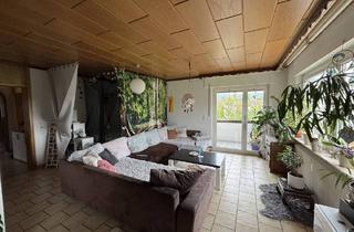 Wohnung kaufen in 74397 Pfaffenhofen, Pfaffenhofen - 4 Zimmer Wohnung mit Garten + Garage + Hobbyraum und Balkon + EBK und mehr, in Top Wohnlage.