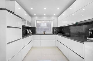 Wohnung mieten in 63329 Egelsbach, Moderne 4 Zimmer-Wohnung mit hochwertiger Einbauküche und 2 Balkonen in Egelsbach