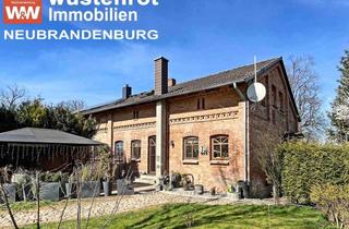 Doppelhaushälfte kaufen in 18273 Güstrow, DIE BESONDERE IMMOBILIE: DOPPELHAUSHÄLFTE MIT EINBAUKÜCHE + KAMINOFEN AUF EINEM GROSSEM GRUNDSTÜCK
