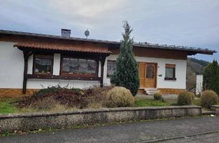 Einfamilienhaus kaufen in 35080 Bad Endbach, Bad Endbach - Großzügiges Ein-Zweifamilienhaus mit freistehender Doppelgarage