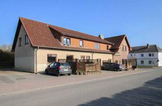 Wohnung kaufen in Dorfstraße, 24398 Dörphof, Vermietete 4-Zimmer-Dachgeschosswohnung inklusive Dachterrasse in Dörphof