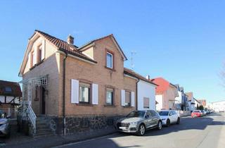 Wohnung kaufen in Karlstraße, 63543 Neuberg, Altbauflair: 3-Zi.-Etagenwohnung mit Terrasse, Balkon und Garage in Neuberg
