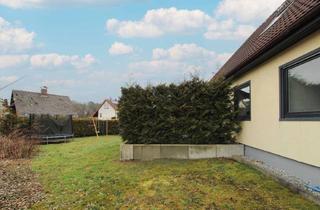 Haus kaufen in Hauptstraße 22, 90602 Pyrbaum, Modernisiertes Fertighaus mit 2 vermieteten Wohneinheiten und schön angelegten Außenbereich