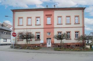 Wohnung kaufen in Kirkeler Straße, 66440 Blieskastel, Für Kapitalanleger: Vermietete Dachgeschosswohnung in denkmalgeschützten Mehrfamilienhaus