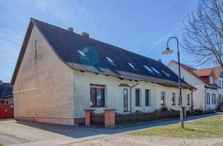 Haus kaufen in Dorfstraße 120, 17375 Meiersberg, Viel Platz: Gepflegtes Zuhause mit Garten, Stall und Carport in ruhiger, grüner Lage