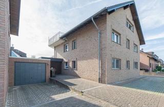 Wohnung kaufen in 41539 Dormagen, Tolle Dachgeschosswohnung mit Terrasse in Rheinfeld für Immobilien-Starter oder Kapitalanleger