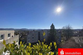 Wohnung kaufen in 73033 Göppingen, Charmante Dachgeschosswohnung mit zentraler Lage und hohem Wohlfühlfaktor.