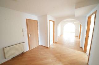 Wohnung mieten in Metzinger Straße 12, 72581 Dettingen, Großzügige 4,5 Zi. Whg. mit großem Garten im Zentrum von Dettingen