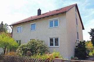Haus kaufen in 92655 Grafenwöhr, TOP! Gepflegtes Zweifamilienhaus mit Garten, Doppelgarage und Dachgeschossausbau