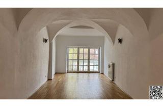 Wohnung kaufen in Alte Bergstr. 145, 84028 Altstadt, Einzeldenkmal – Stadtzentrum – 3 Zimmer, Küche, Bad, Balkon
