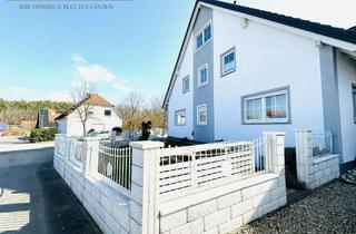 Wohnung kaufen in 91325 Adelsdorf, Erdgeschosswohnung in Adelsdorf - Eigener Garten, Pool und Garage