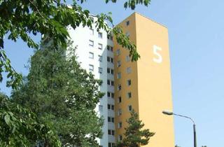 Wohnung mieten in Friedrich-Bauer-Str., 91058 Bruck, Schöne 4-Zimmer-Wohnung in Erlangen-Süd inkl. EBK