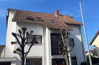 Wohnung mieten in Zwingenberger Straße, 68519 Viernheim, 4 Zimmerwohnung, kleine Wohneinheit im DG, mit Tageslichtbad, Gäste-WC, Dachterrasse und Stellplatz
