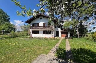 Einfamilienhaus kaufen in 83607 Holzkirchen, Naturnahes Wohnen in Föching: Älteres Einfamilienhaus oder Bauplatz am Rande von Feldern und Wiesen"