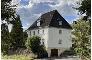 Mehrfamilienhaus mieten in Karolingerstraße 30, 59872 Meschede, Erdgeschosswohnung mit Terrasse, Garage und Garten, Preiswertes 4-Raum-Mehrfamilienhaus in Meschede