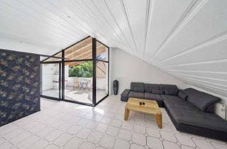 Wohnung kaufen in 82178 Puchheim, Provisionsfrei – Lichtdurchflutete Dachgeschosswohnung mit kluger Raumaufteilung und Sauna